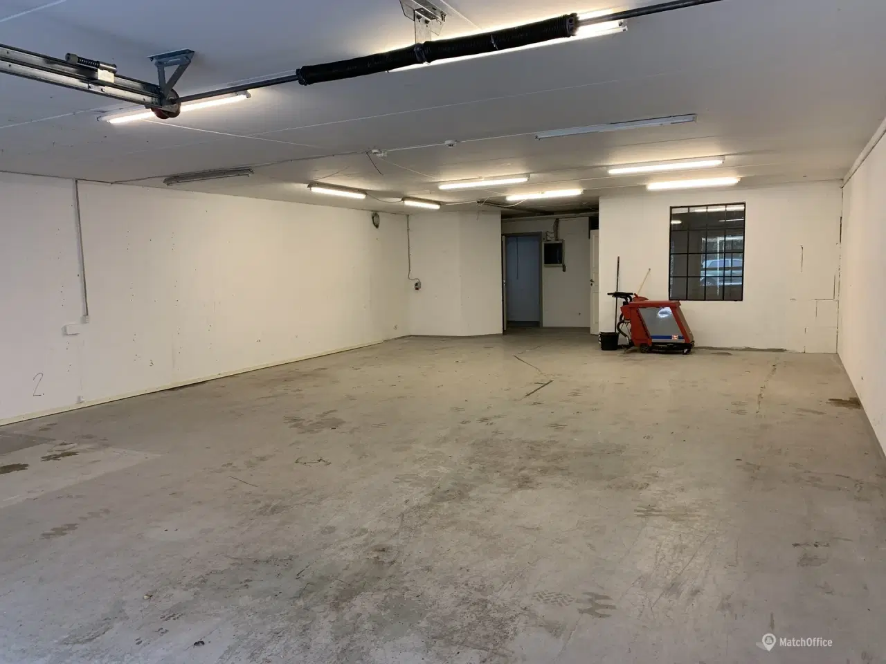 Billede 11 - Lager/showroom tæt på motorvej og offentlig transport