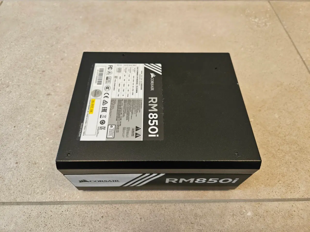 Billede 2 - CORSAIR RMi Series RM850i — 850 Watt 80 PLUS Gold 