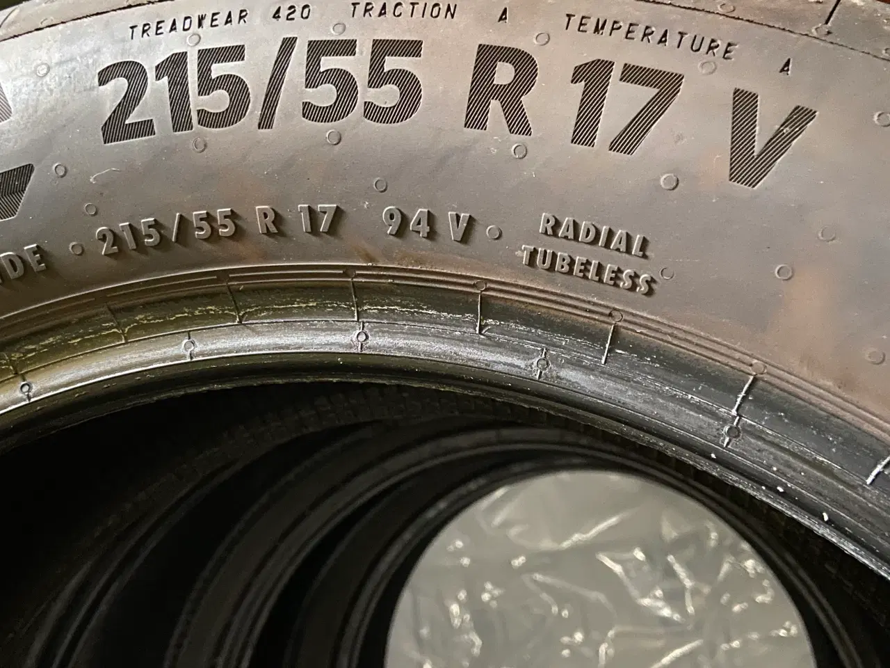 Billede 2 - Continental sommerdæk, 215/55 R17 V