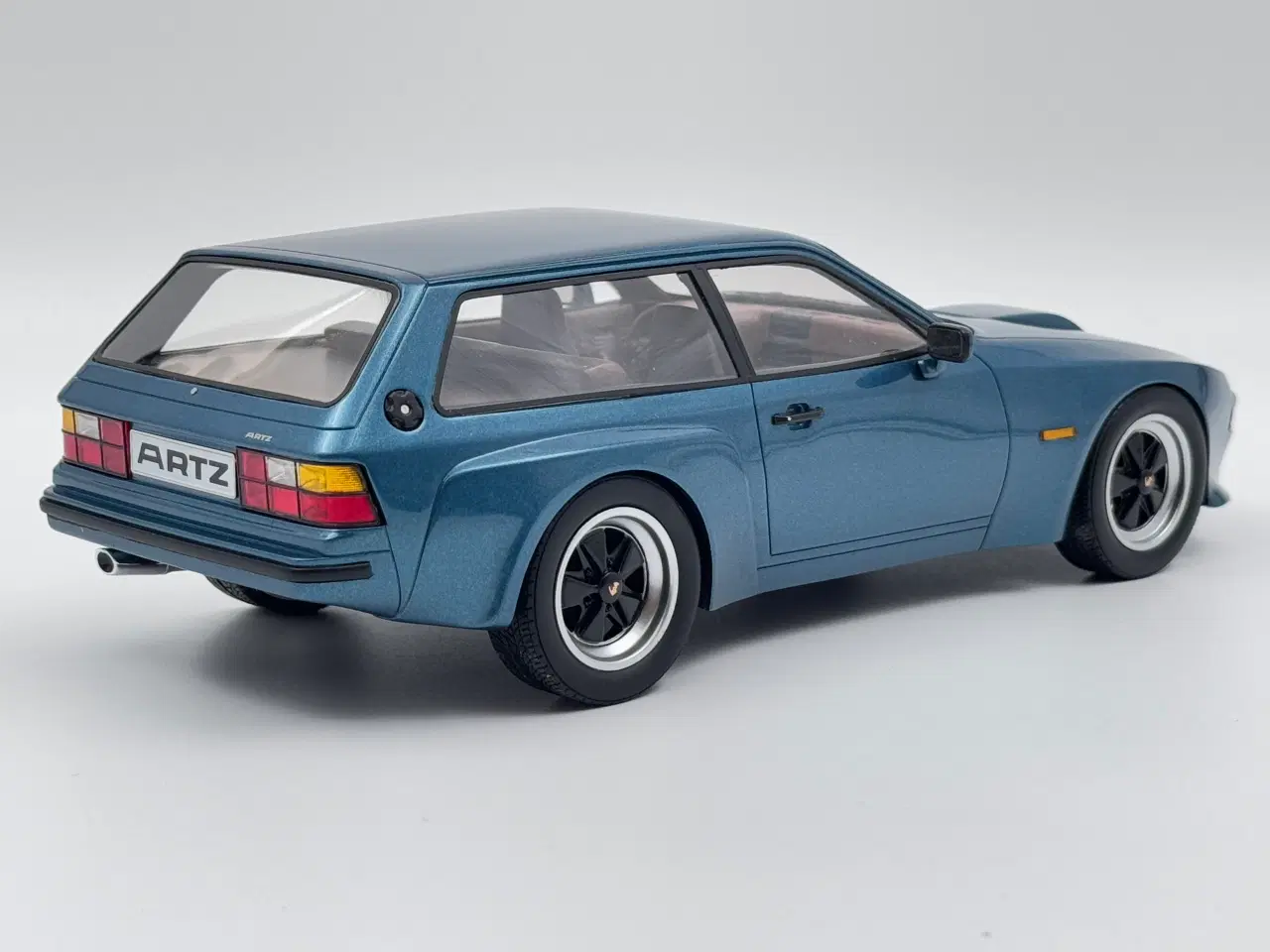 Billede 4 - 1981 Porsche 924Turbo Kombi by ARTZ - 1:18