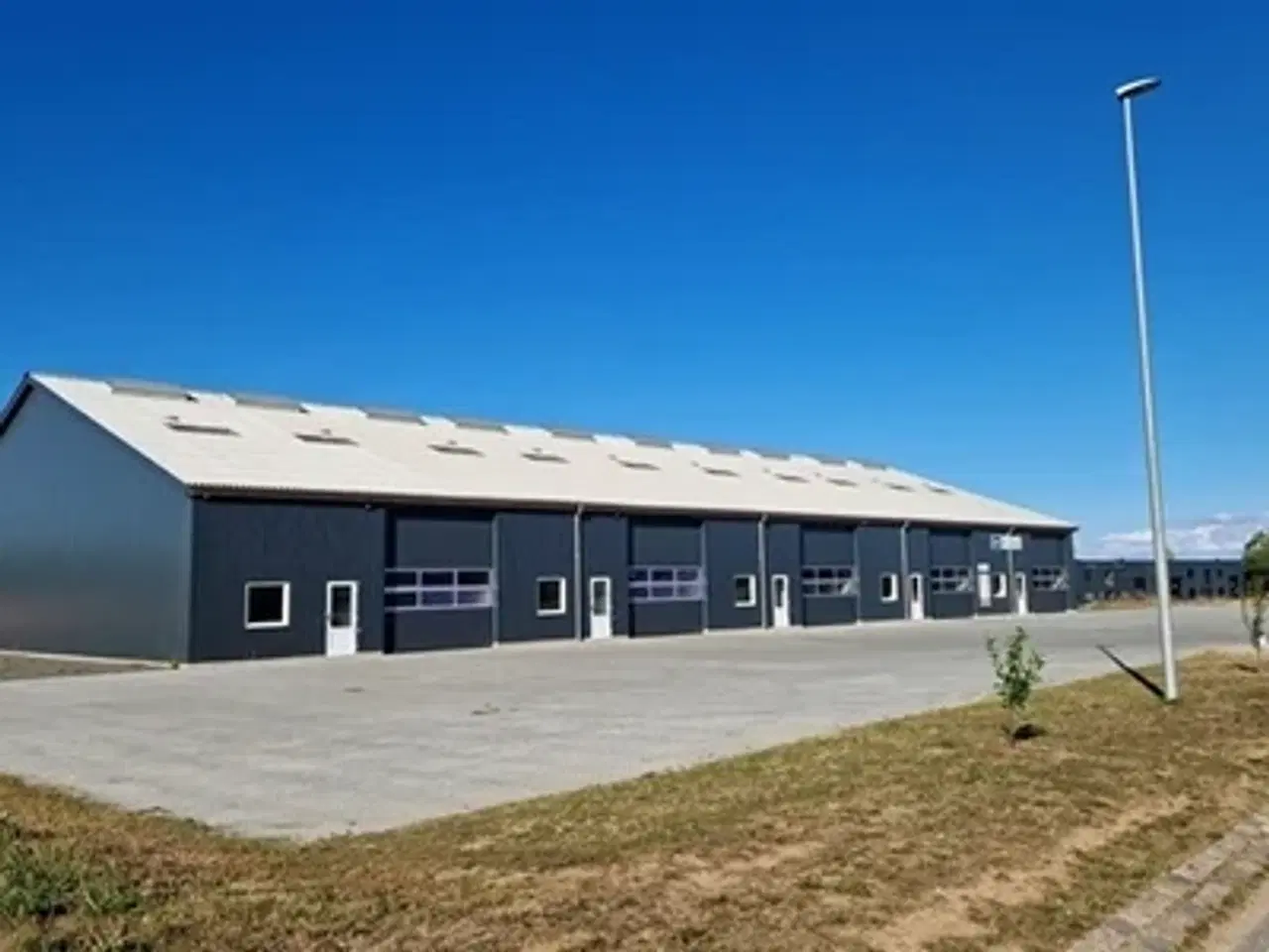 Billede 1 - 253 m² Erhvervslejemål på Herluf trolles vej 100, 5220 Odense