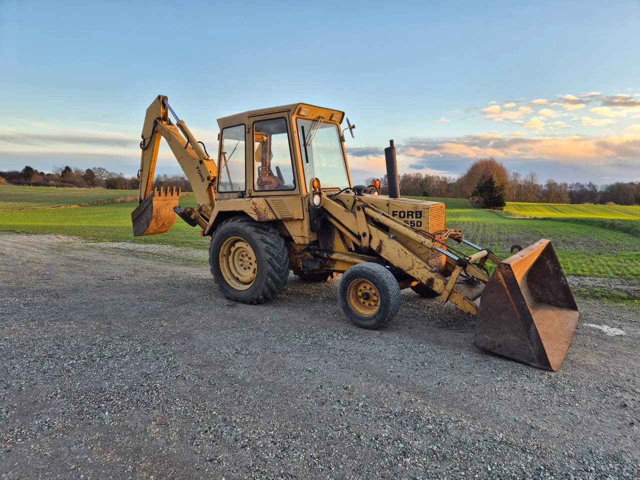 Billede 1 - Ford 550 Rendegraver