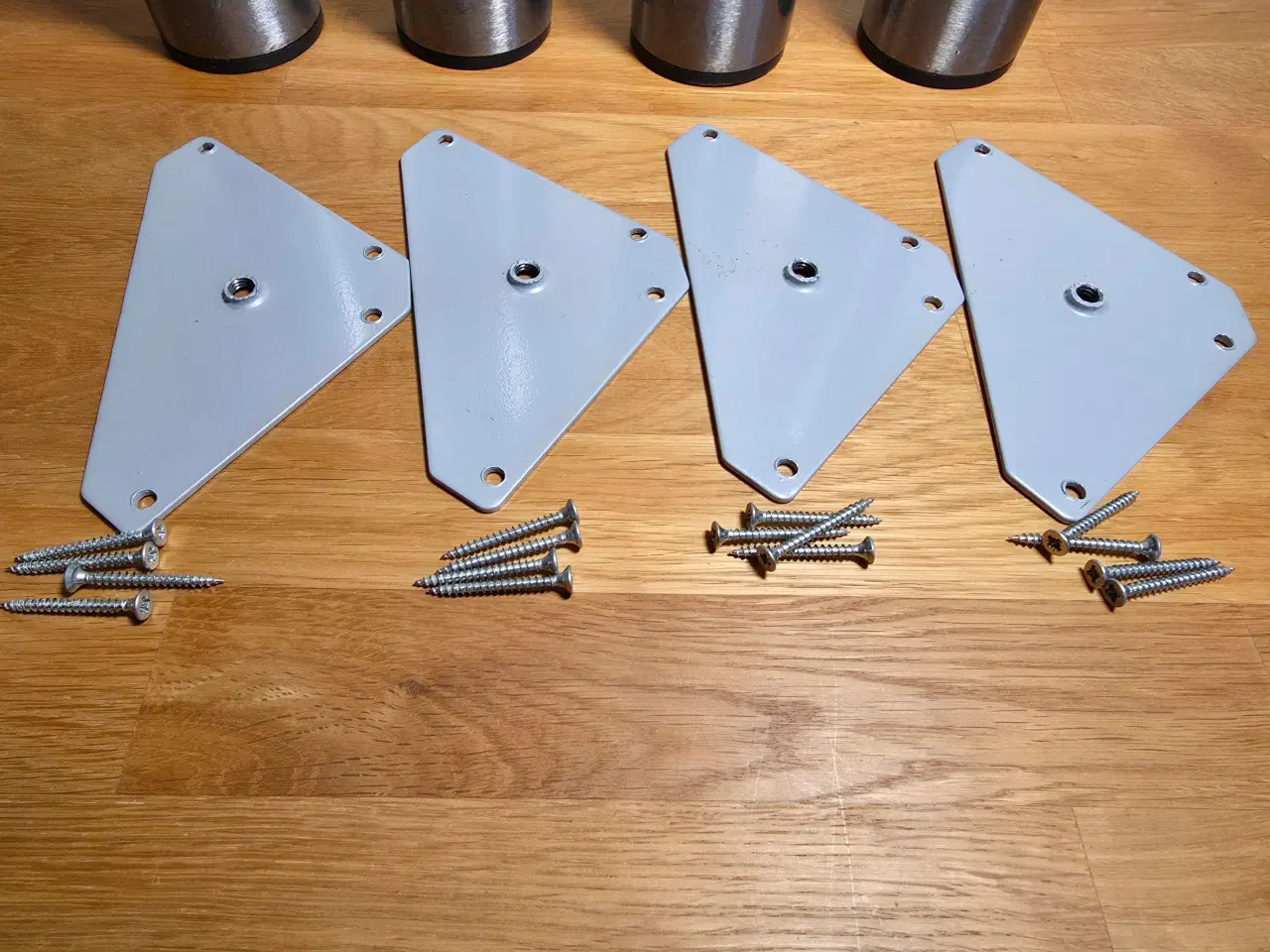 Billede 4 - 4 stk sengeben i børstet stål 23cm høj med 8mm gev