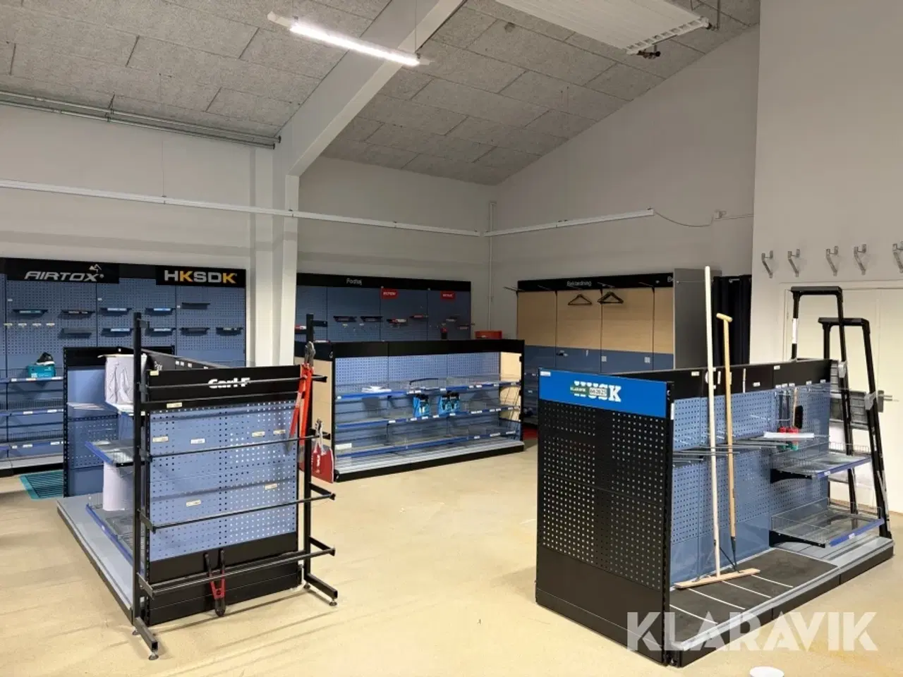 Billede 1 - Værksteds/butik inventar