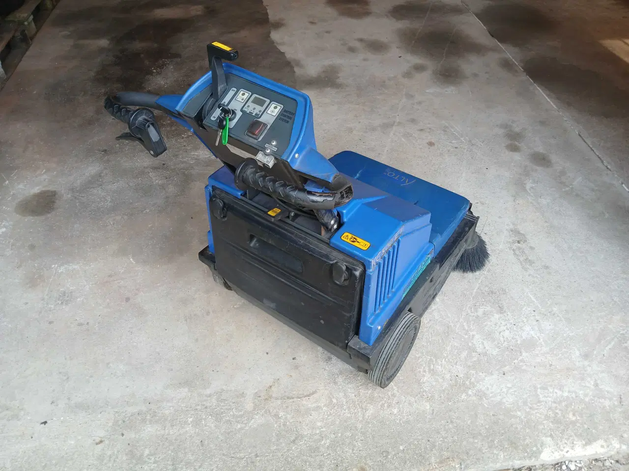 Billede 3 - Nilfisk-alto kc500et fejemaskine