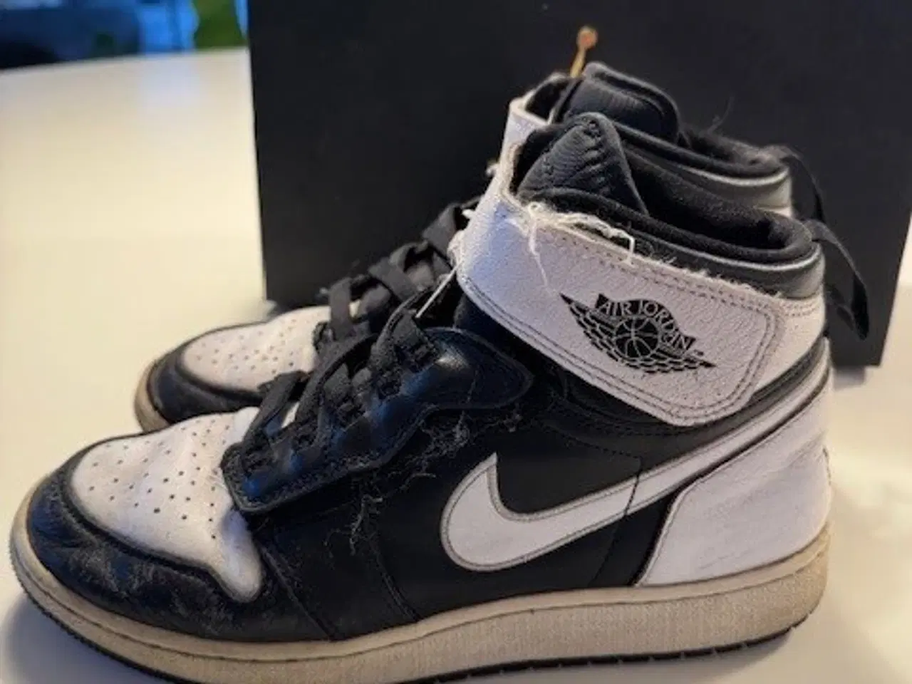 Billede 1 - Air Jordan Sneakers 1HI FLYEASE (GS)