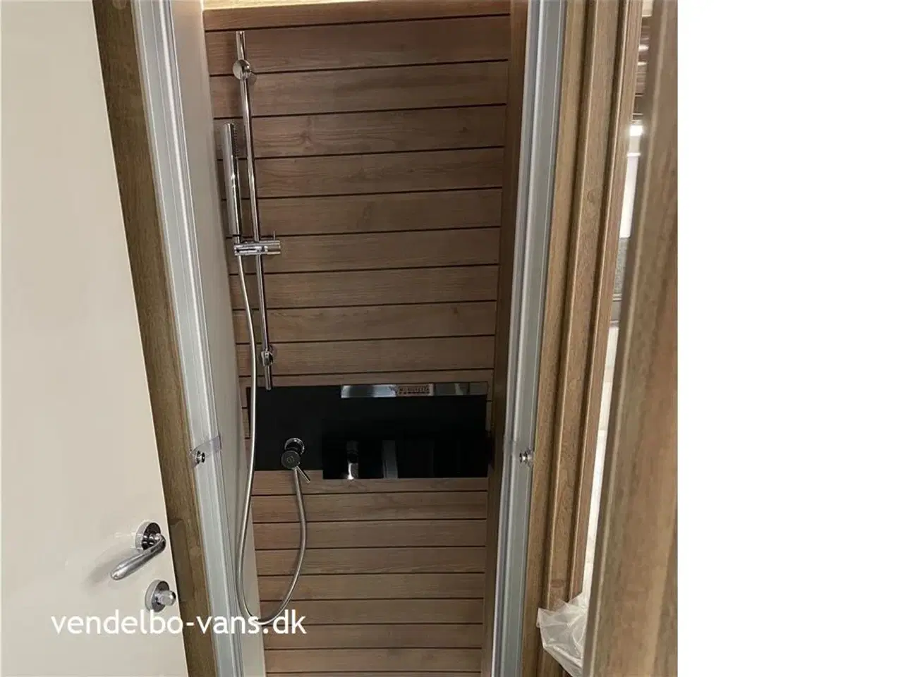 Billede 18 - 2025 - Mobilvetta Krosser 86 B Enkeltsenge - stor garage - sænkeseng - 180 HK - automatgear