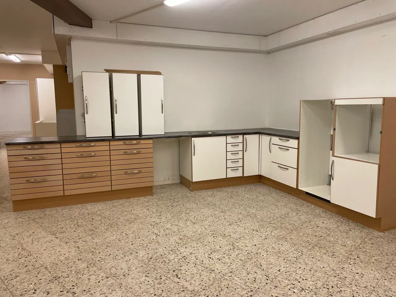 Billede 2 - INVITA køkken fra 2008