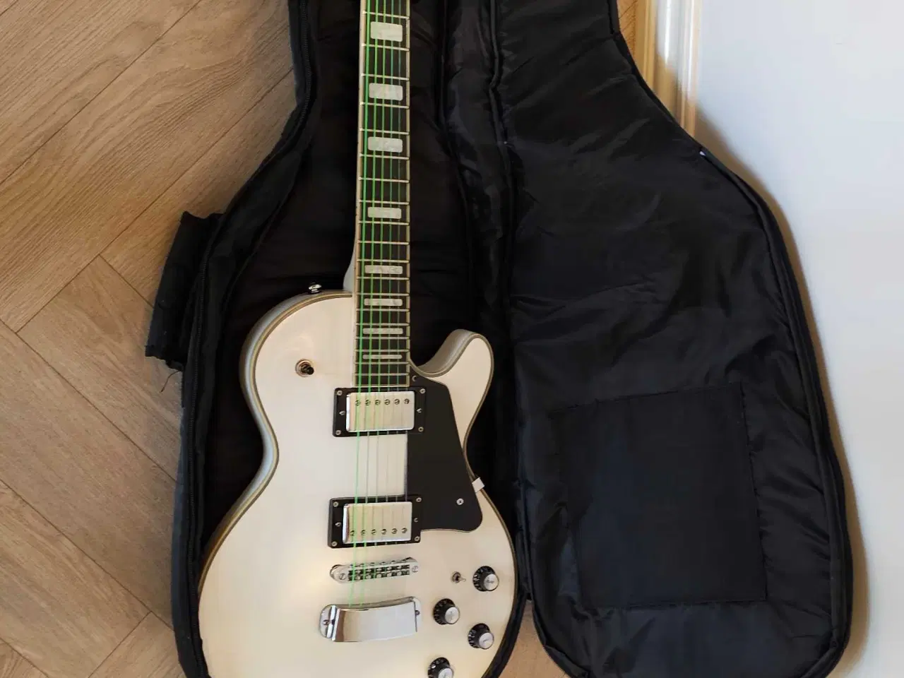 Billede 4 - Hagstrom Super Swede (2014) – Flot stand i White G