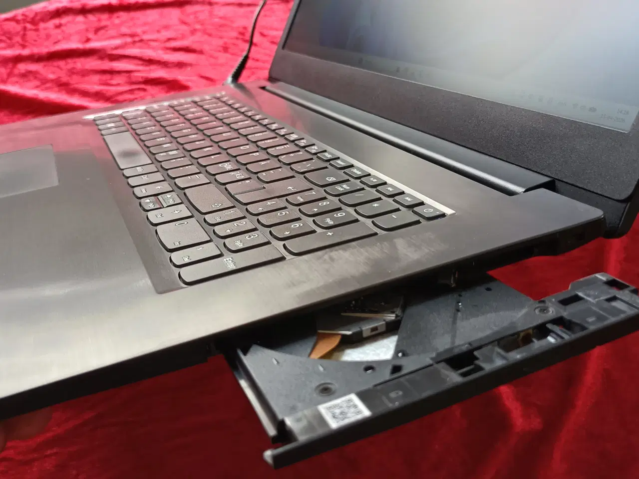 Billede 7 - Lenovo 17,3" skærm 256Gb nvme 8Gb ddr4