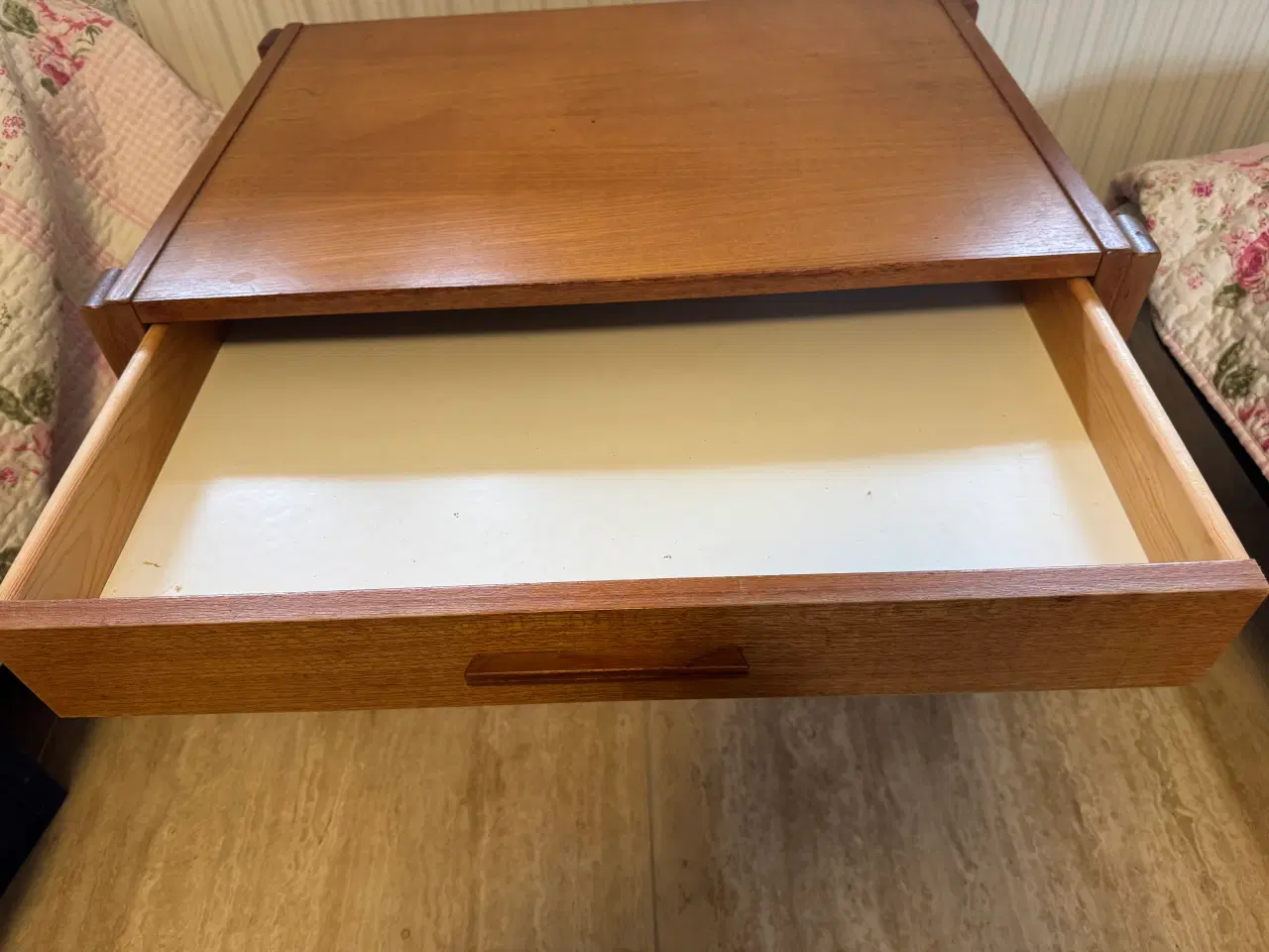 Billede 3 - Sybord / entremøbel i teak