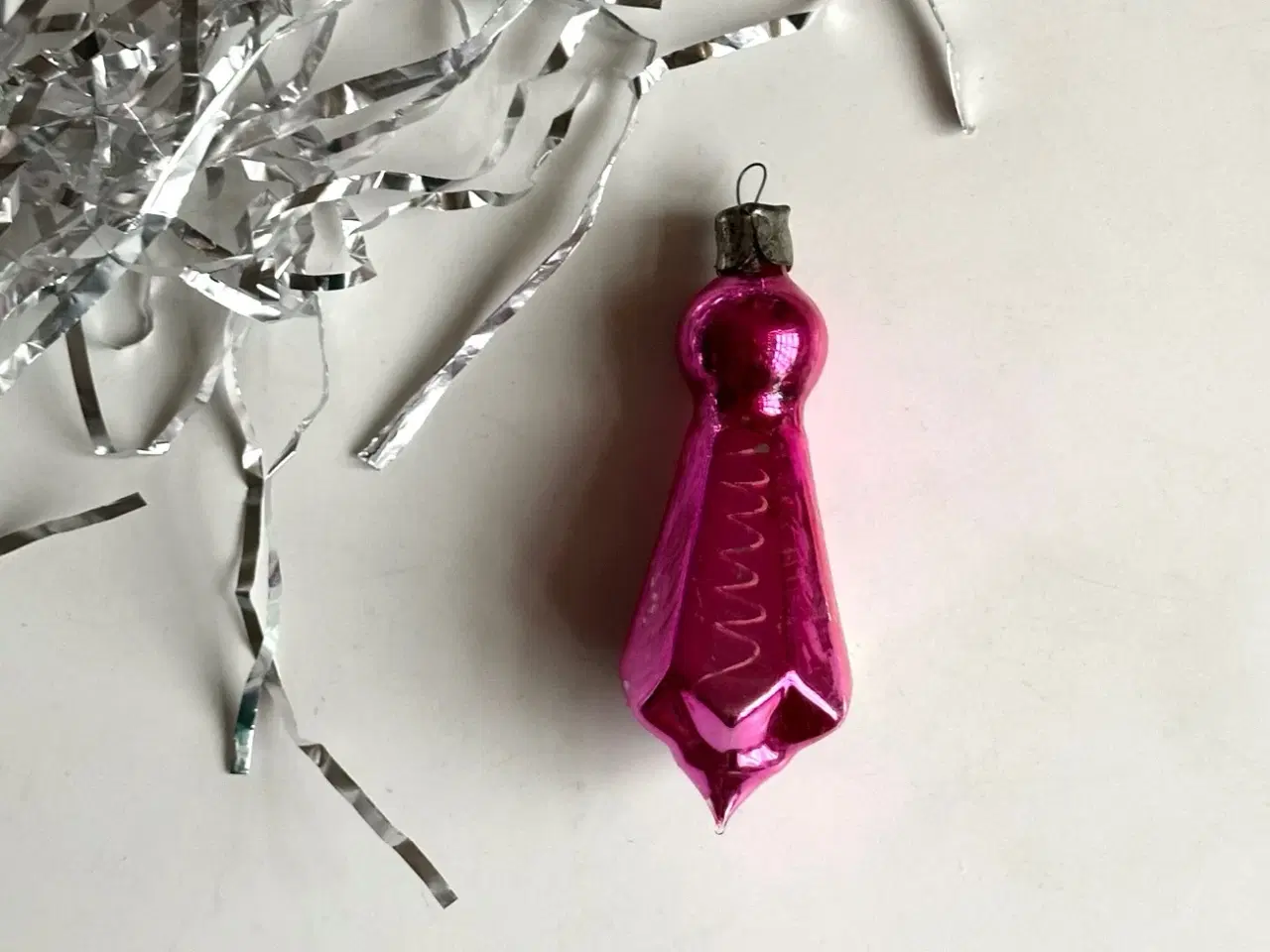 Billede 1 - Kantet pink ornament