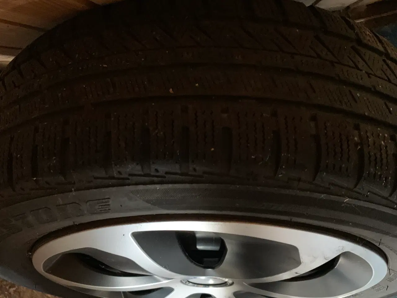 Billede 2 - Dæk og fælge, vinterdæk Bridgestone 205x55x16