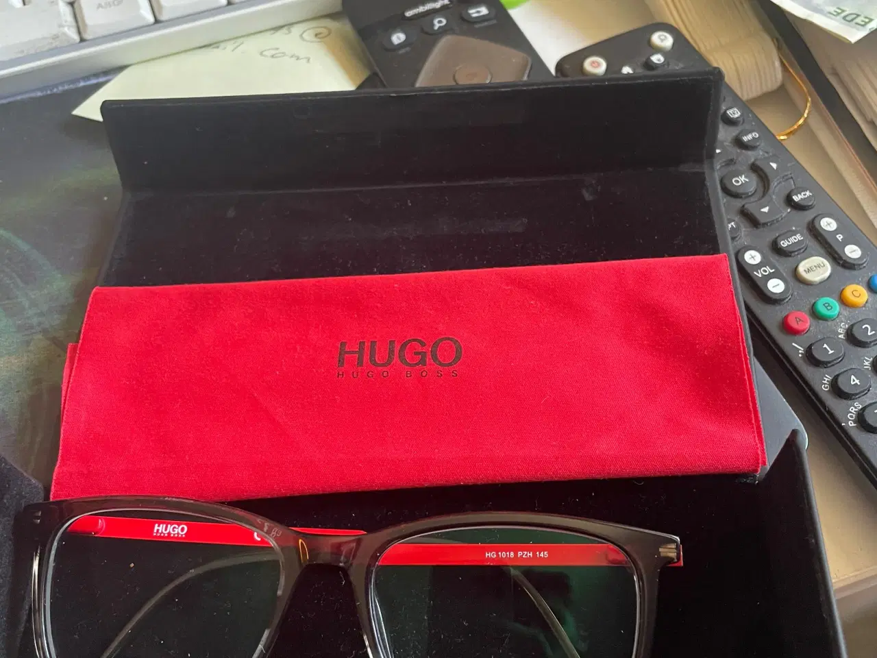 Billede 3 - Jeg har Hugo boss briller 