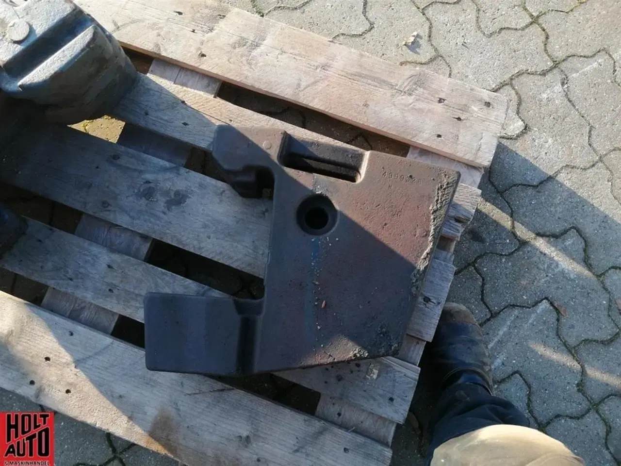 Billede 1 - - - - Brugte Fiat frontvægte 2 stk.