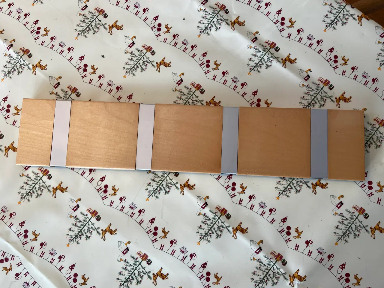 Billede 1 - Knagerække i træ