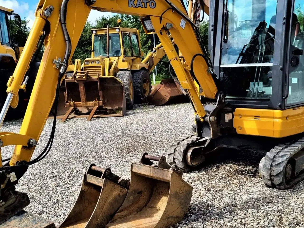 Billede 4 - KATO - IHI 27 V4 / kun 1000 timer / Tiltman og skovlsæt / årg. 2019