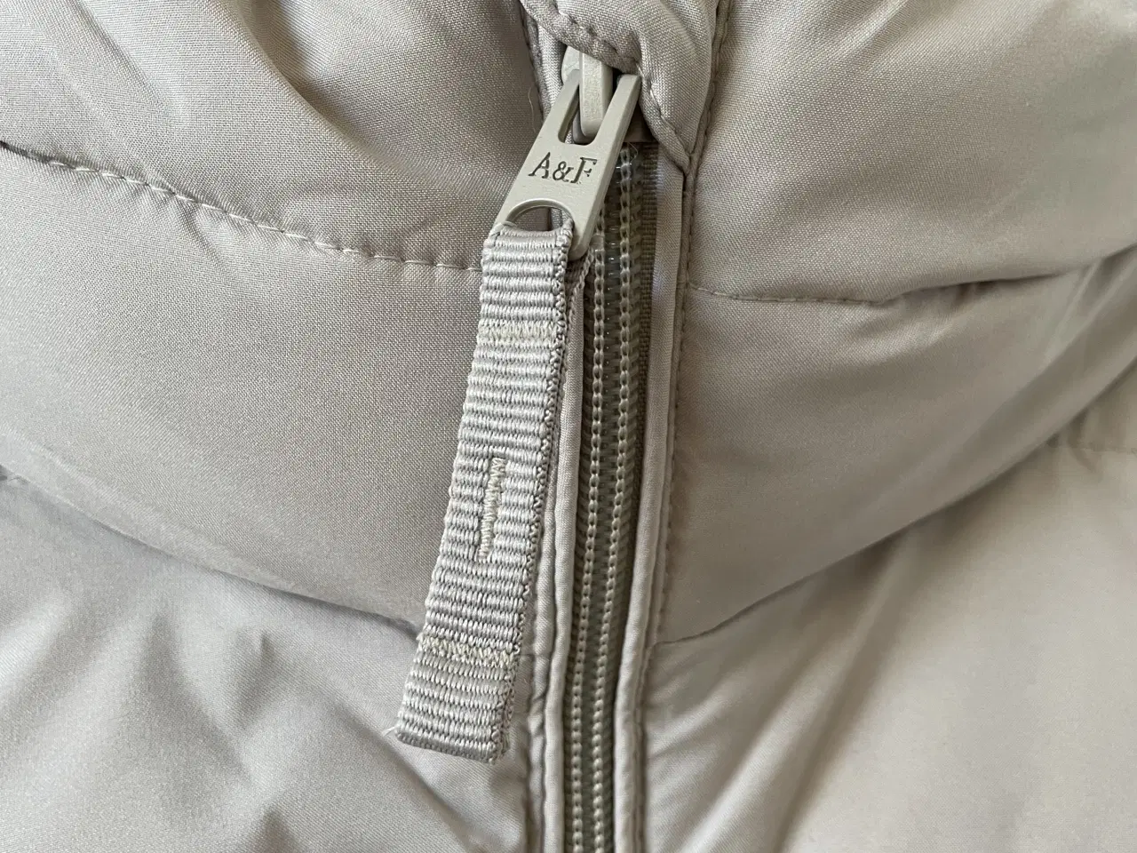 Billede 2 - Abercrombie & Fitch overgangsjakke 