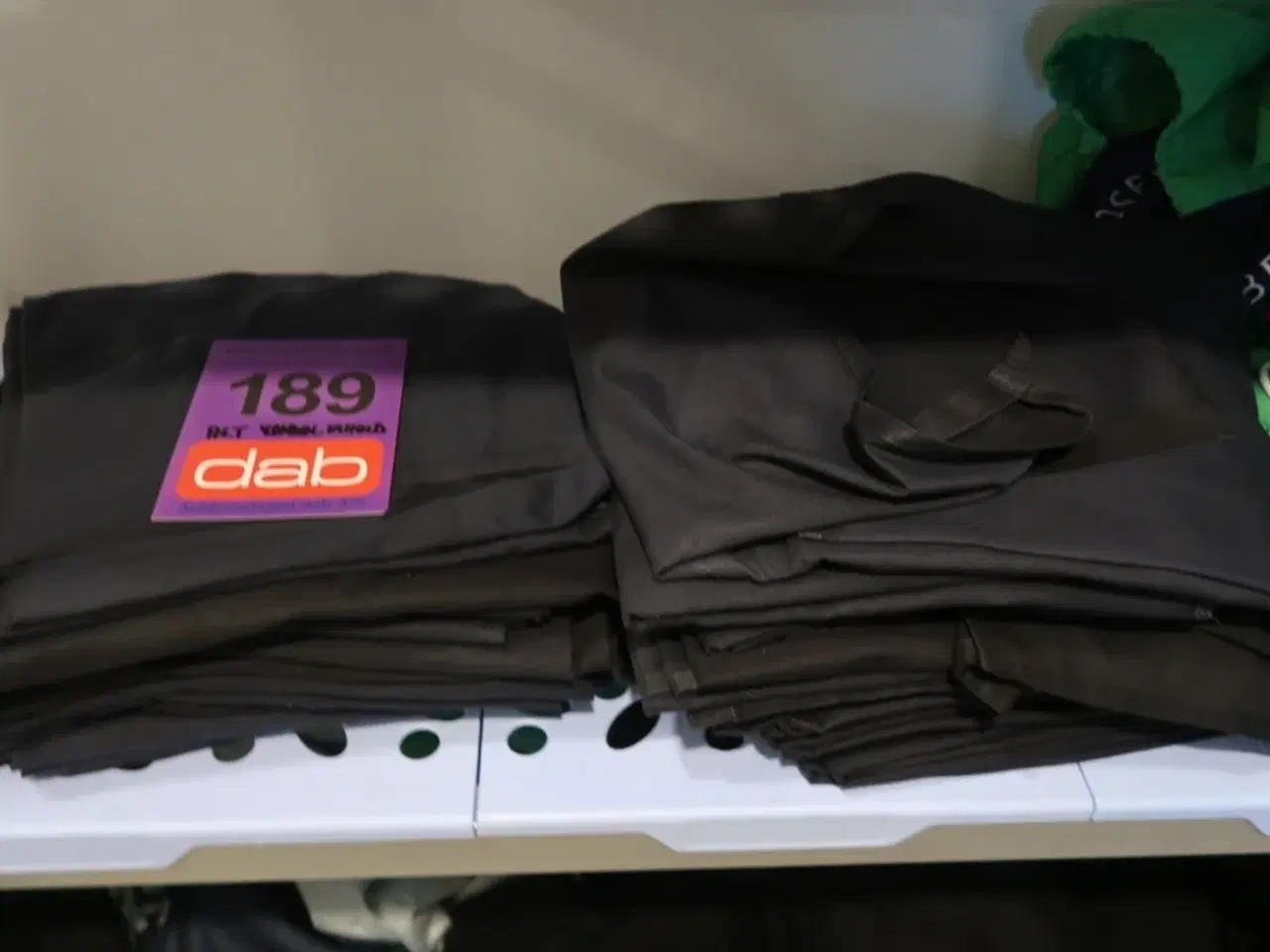 Billede 5 - Stort parti tjernertøj på reol