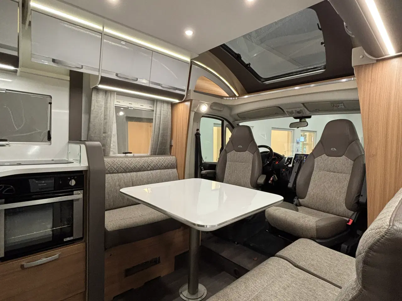 Billede 14 - Autocamper til salg - Adria 670 DL Matrix Plus