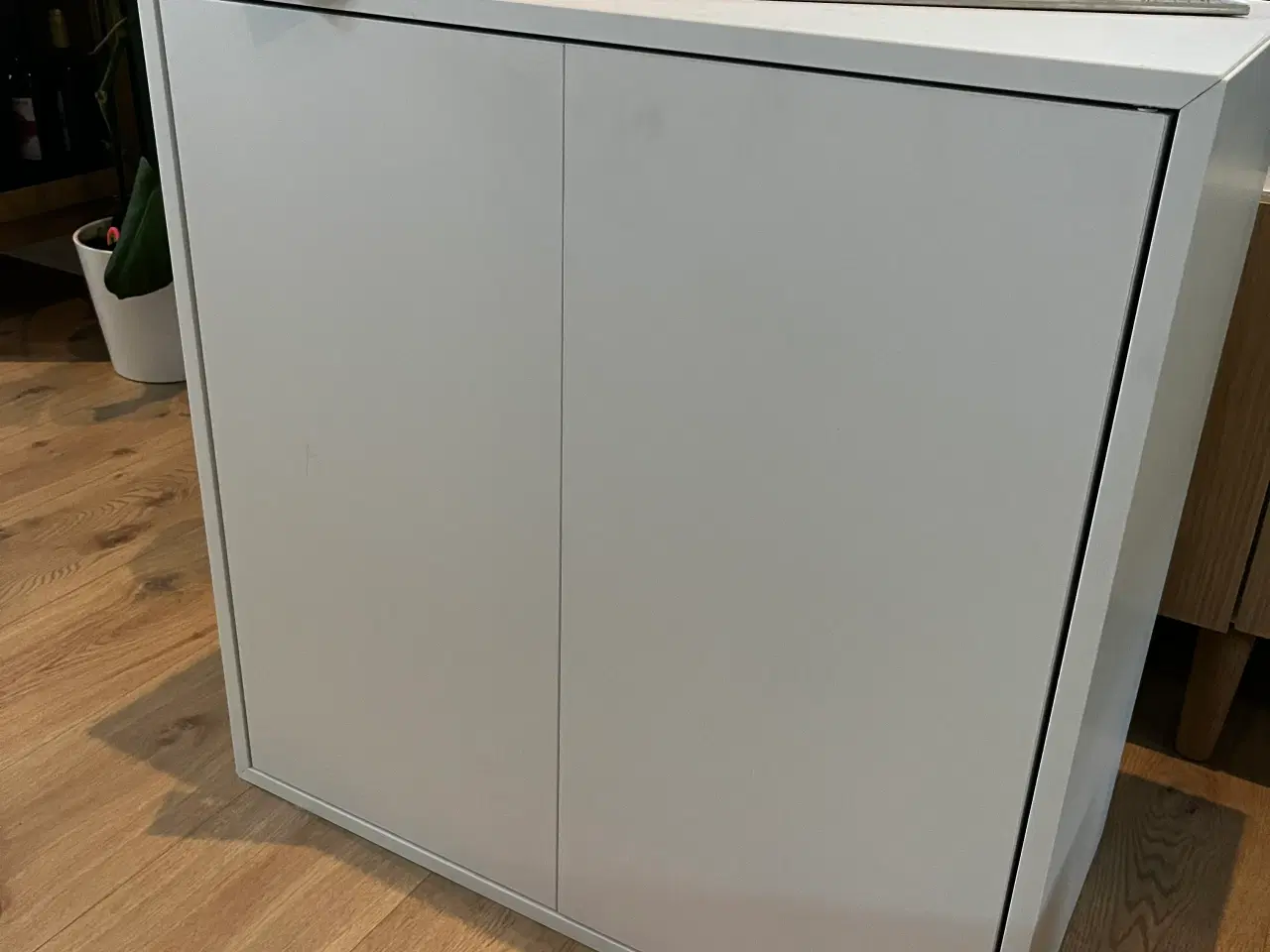 Billede 1 - Ikea EKET skab