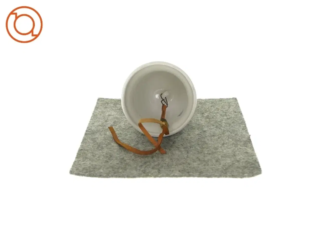 Billede 3 - Klokke i porcelæn (str. HØ: 9x8,5)