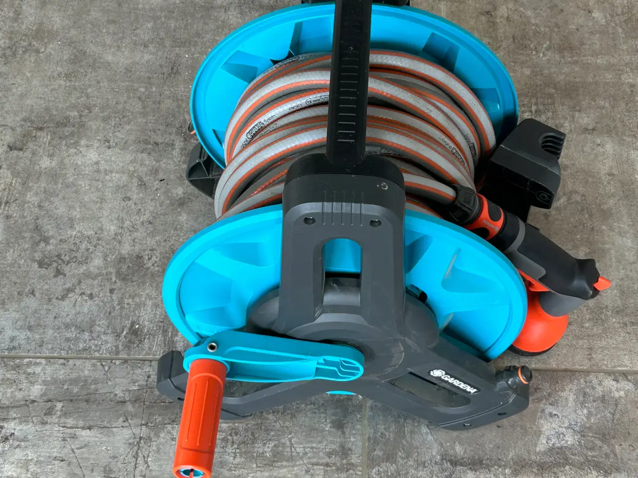 Billede 2 - Gardenaslage til væg