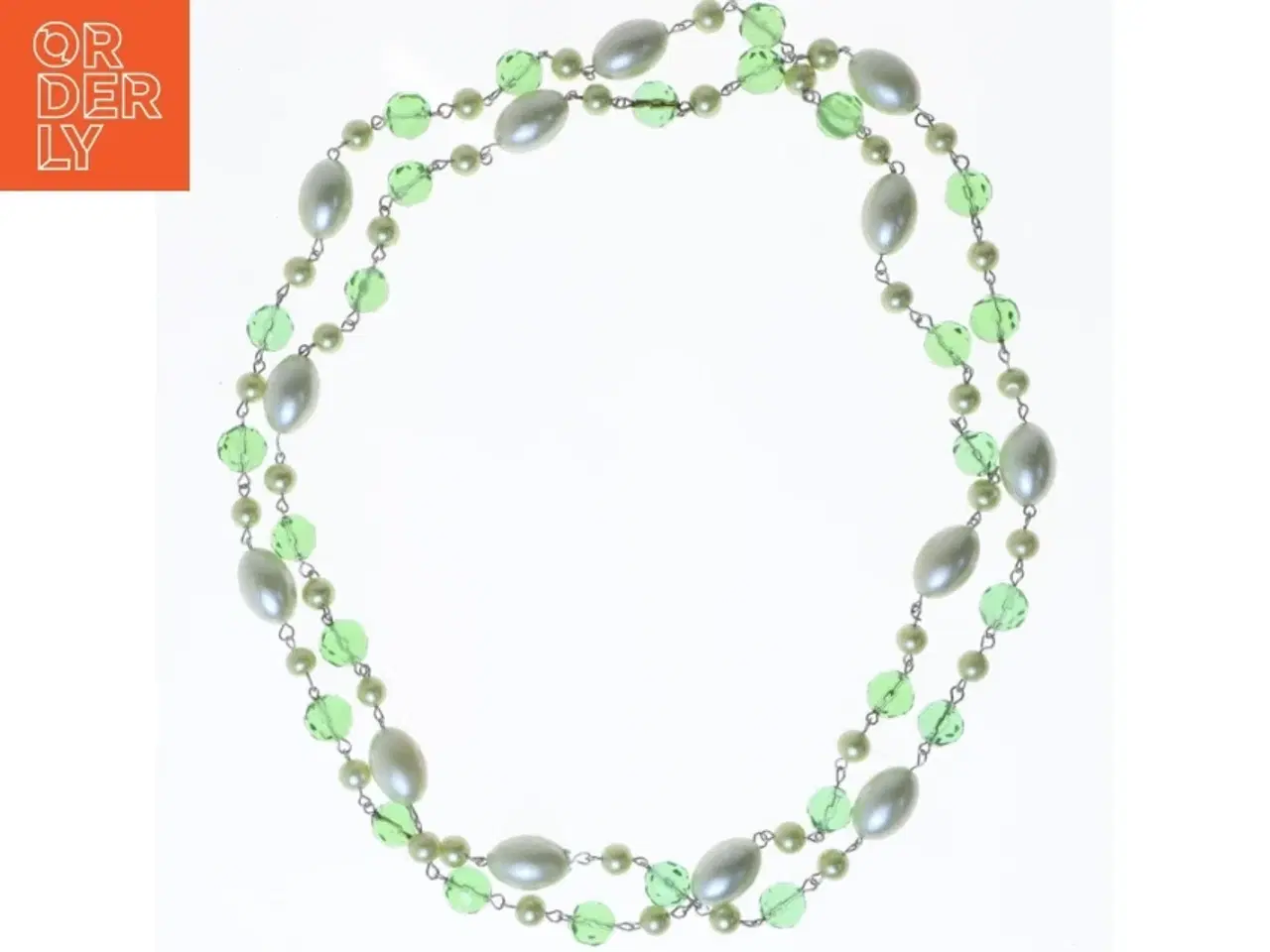 Billede 1 - Perlekæde med grønne glasperler (str. 132 cm)