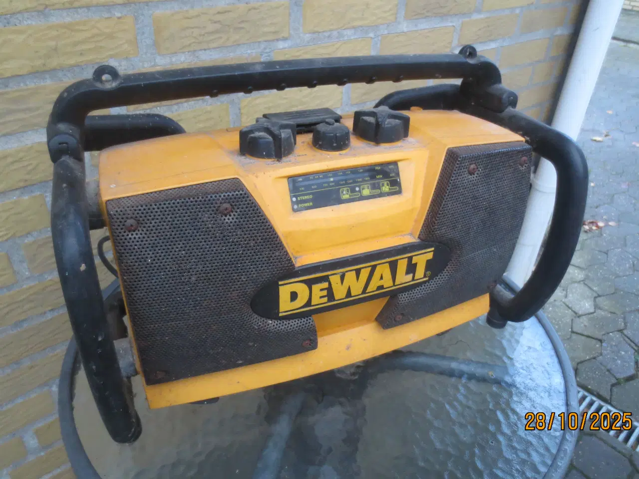 Billede 1 - 1 stk De Walt ArbejdsRadio til 220 volt