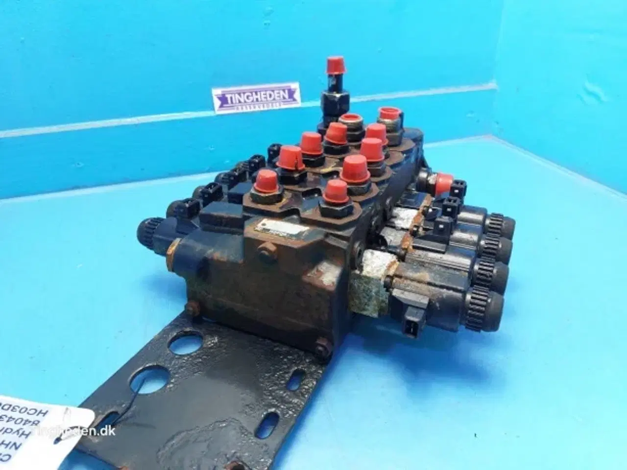 Billede 9 - New Holland FX60 Hydraulikventil 84043951