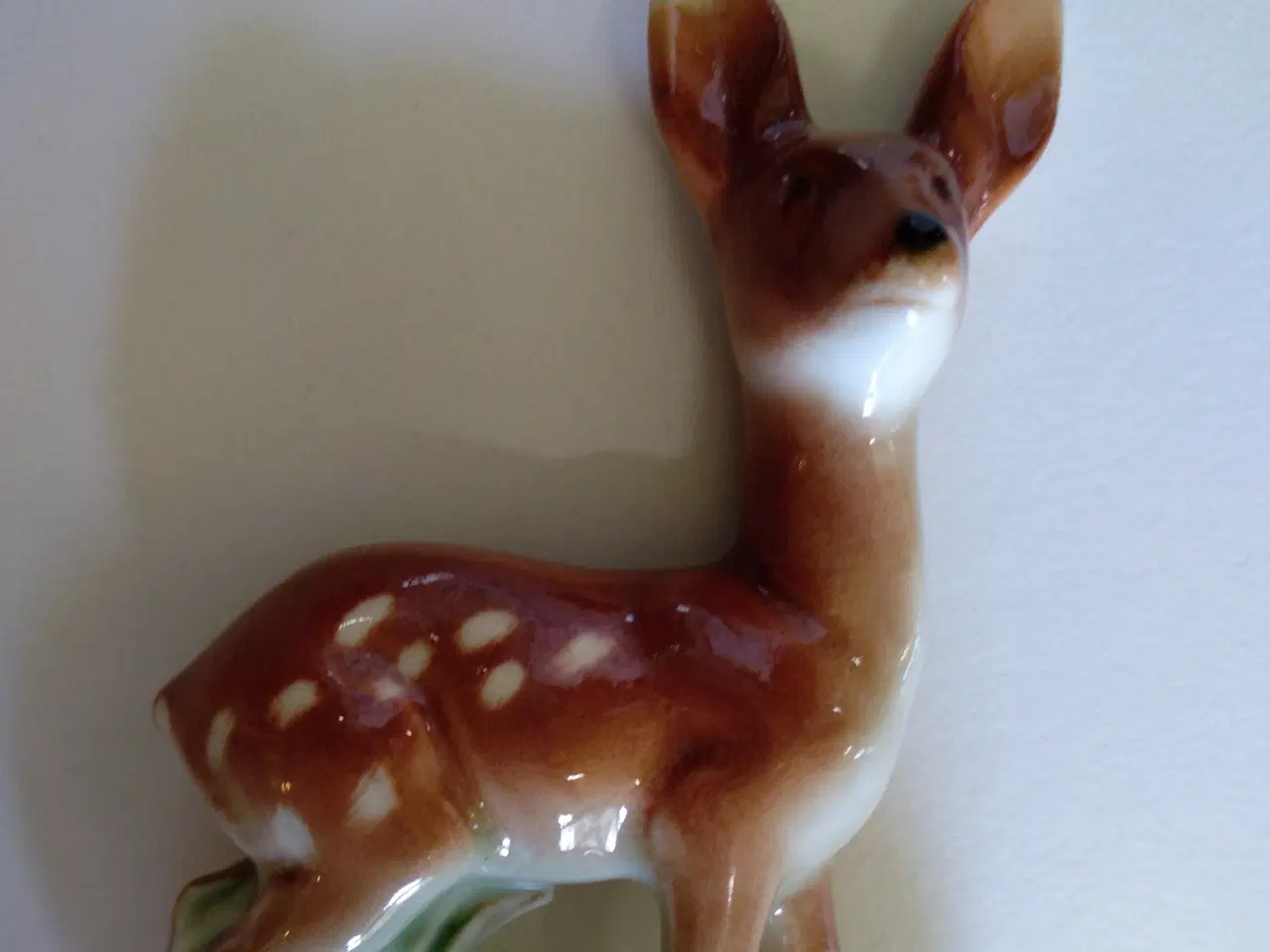 Billede 2 - Figur: Den lille Bambi er på vagt