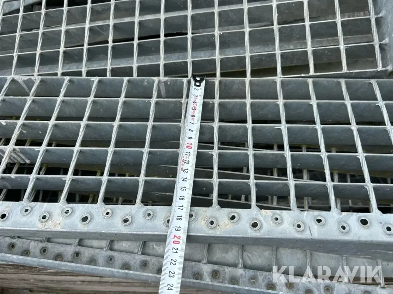 Billede 4 - Galvaniseret trappetrin