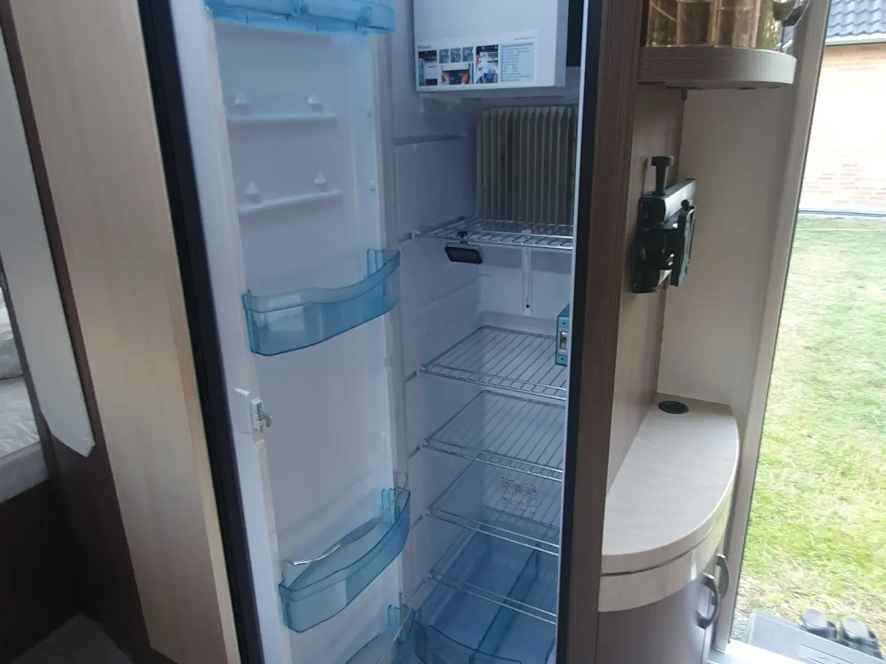 Billede 6 - Campingvogn med køjer.