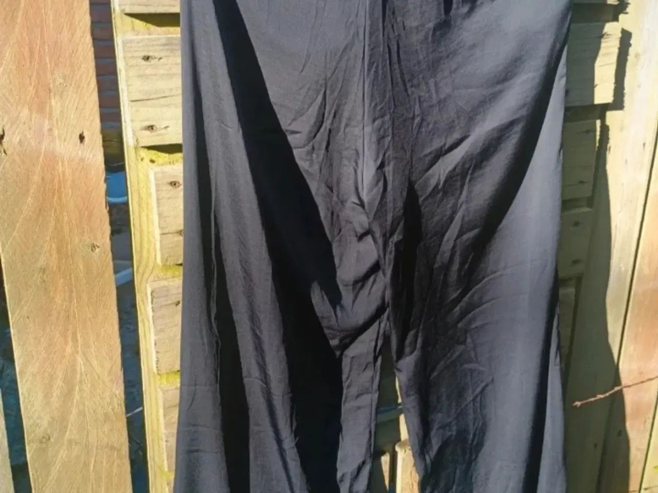 Billede 2 - H&M Conscious Satin bukser, XS