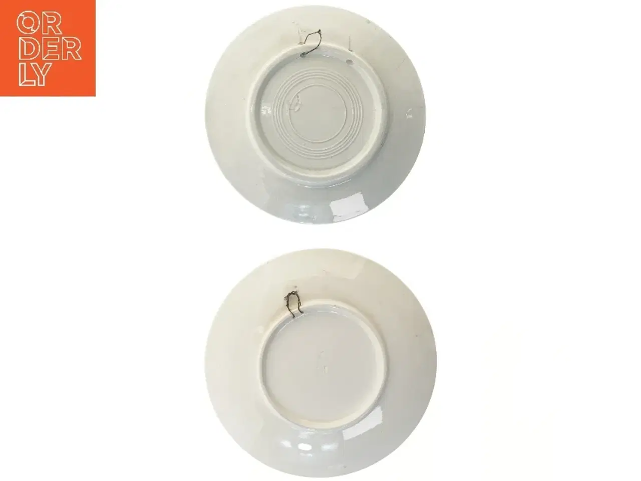 Billede 2 - Vægdekoration tallerkener med landskabsmotiver (str. Ø 26 & 24,5 cm)