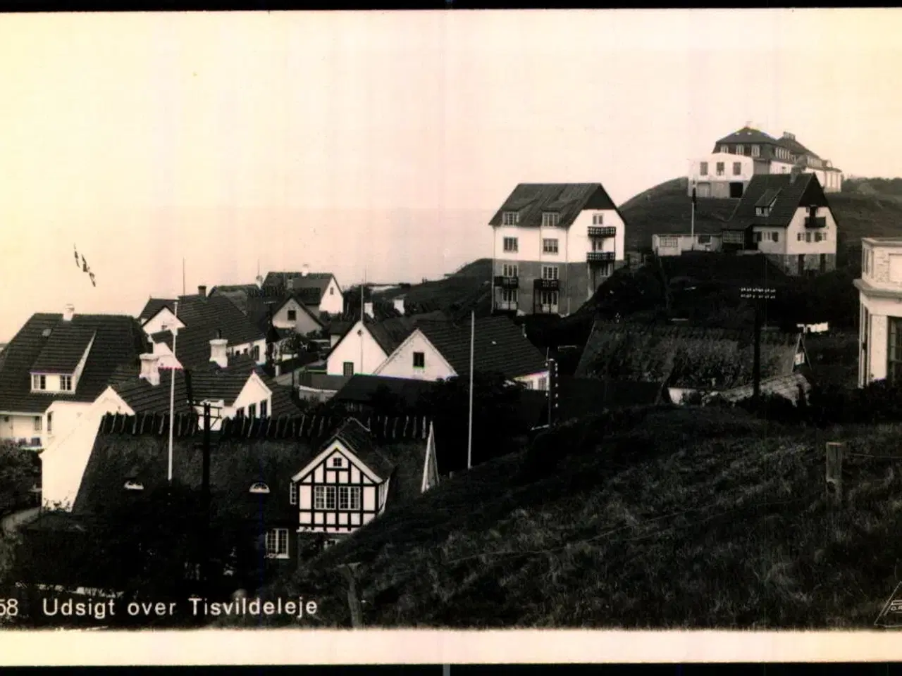 Billede 1 - Udsigt over Tisvildeleje - Pors 958 - Ubrugt