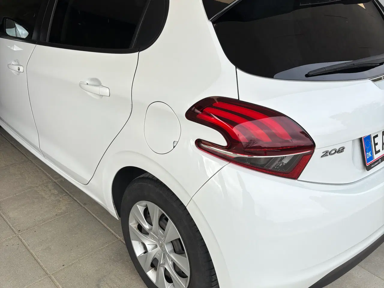 Billede 4 - Pæn og velkørende Peugeot 208 fra 2018