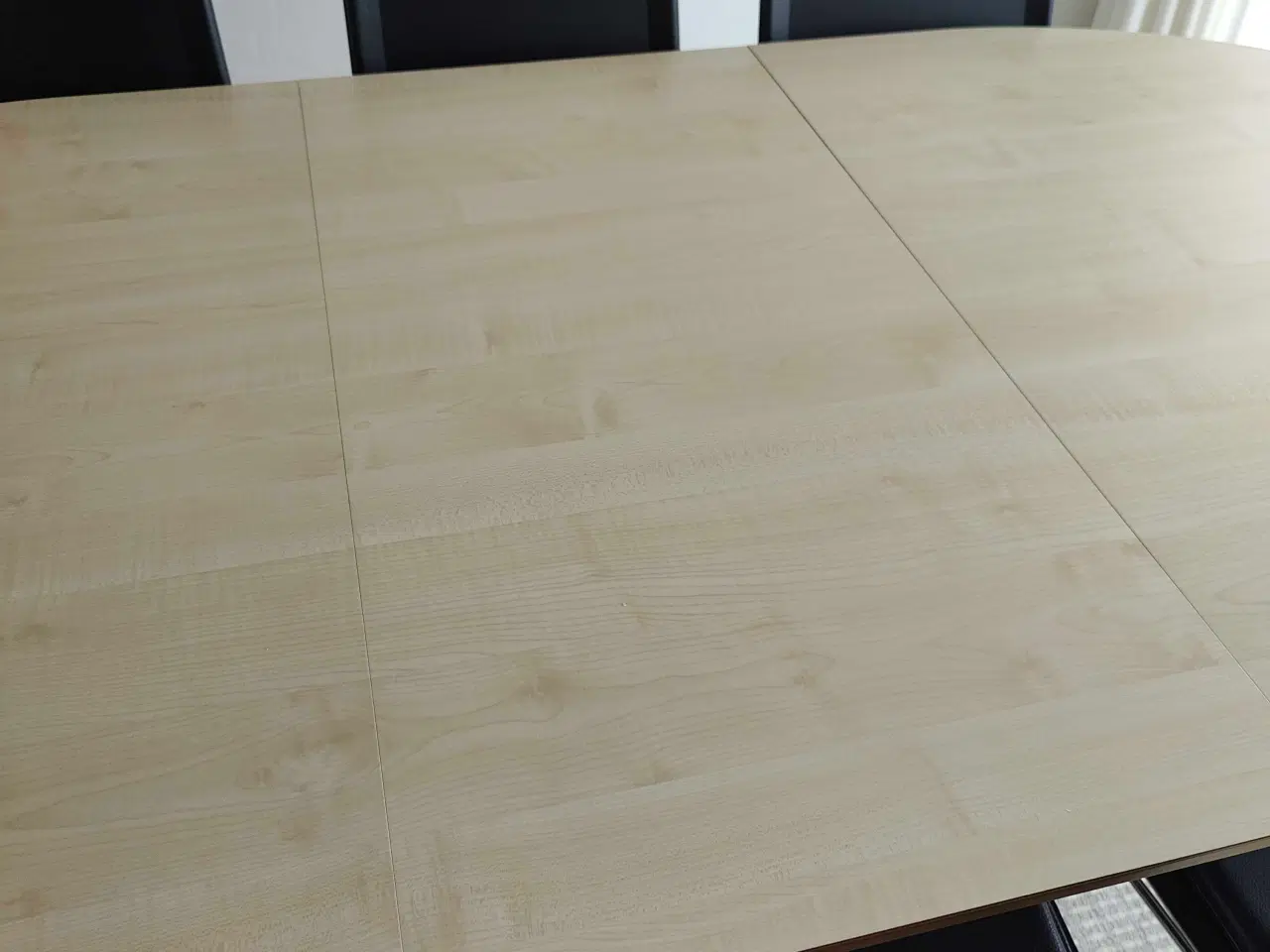 Billede 5 - Spisebord og stole