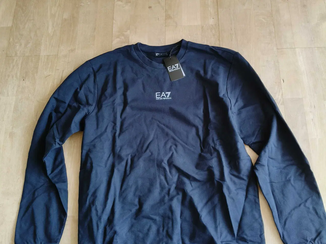 Billede 1 - Ny EA7 bluse str XL