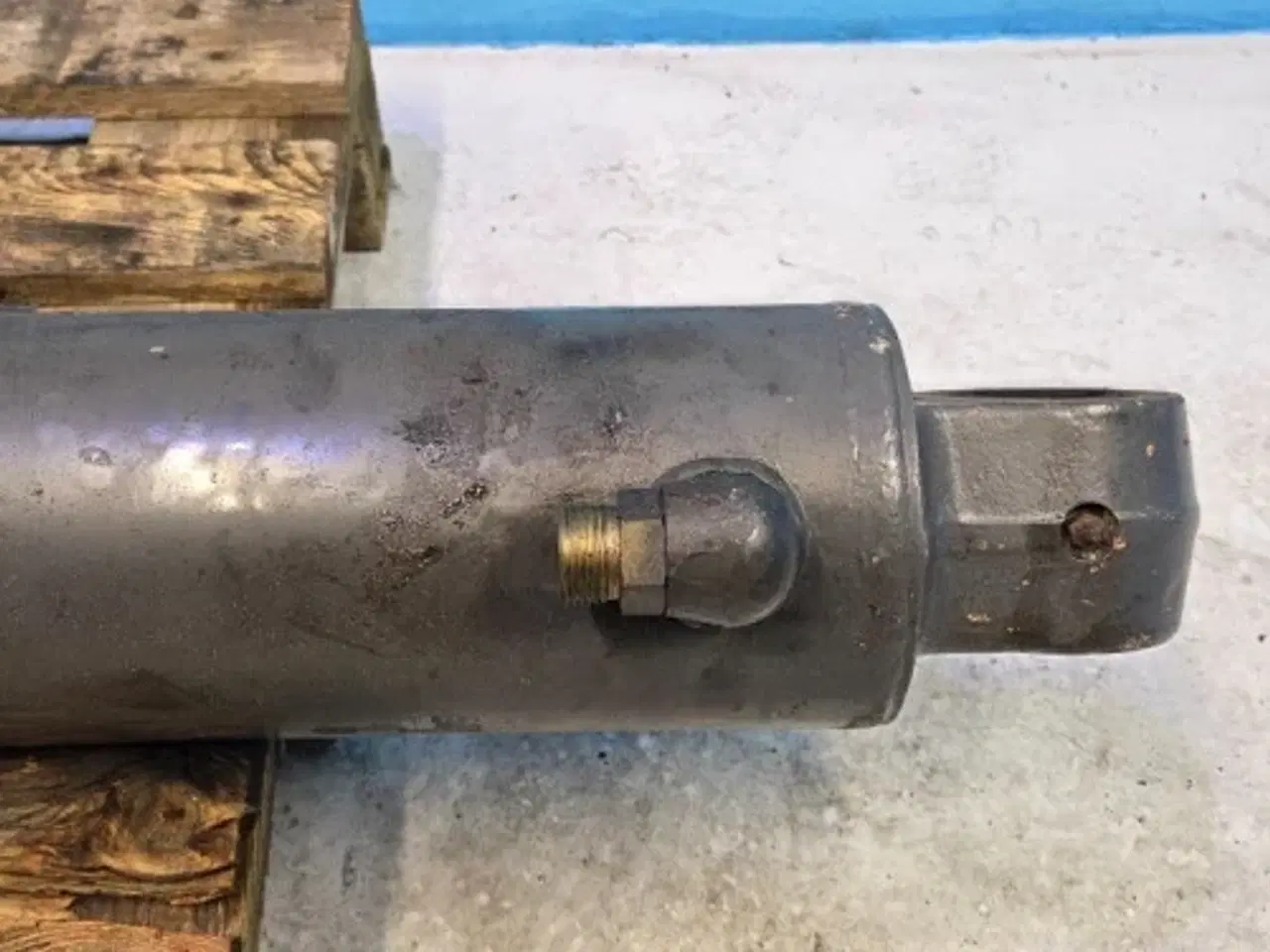 Billede 5 - New Holland LB115B Cylinder 85800830