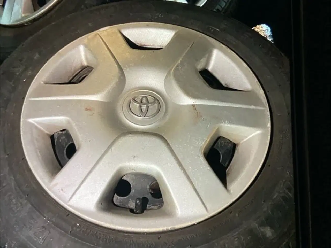 Billede 3 - Fine sommerdæk på stålfælge 4x100