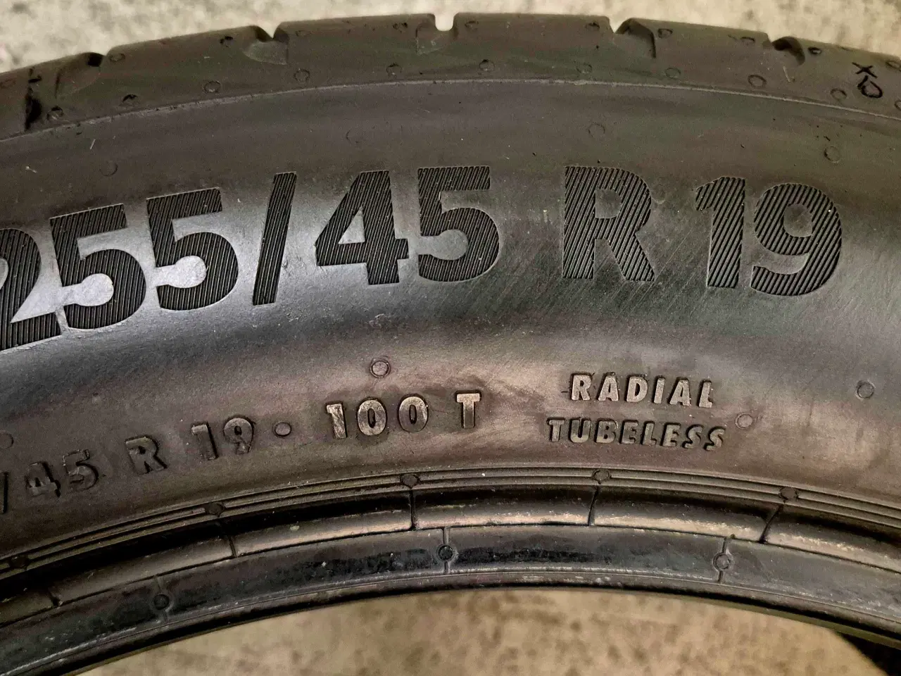 Billede 8 - 255 45 R19 / 235 50 R19 SOMMERDÆK NÆSTEN NYE