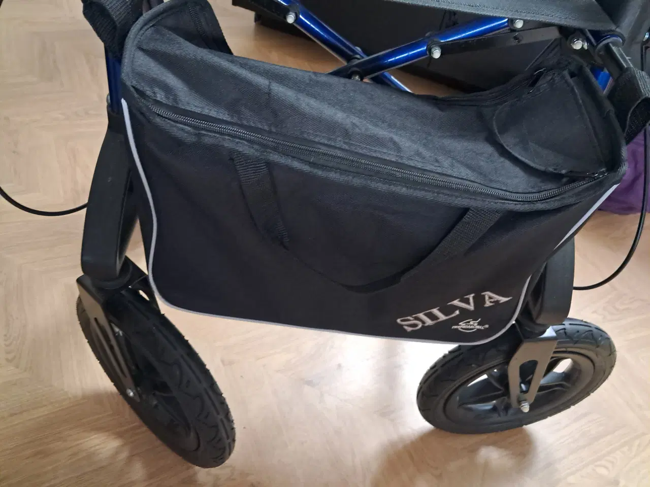 Billede 6 - Rollator med taske 