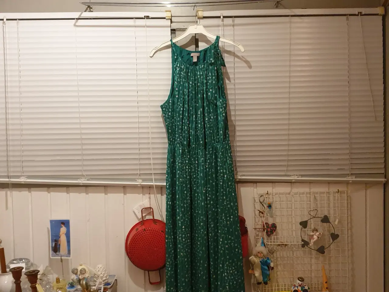 Billede 5 - Kjoler 1stk20kr 3stk40kr SE 5 fotos