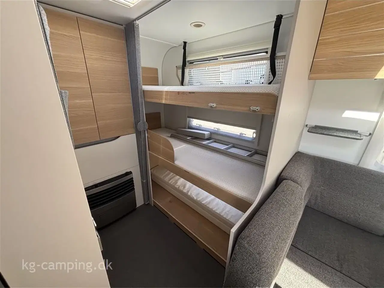 Billede 8 - 2022 - Adria Adora 573 PT   Populær køjevogn. 3 Køjer.