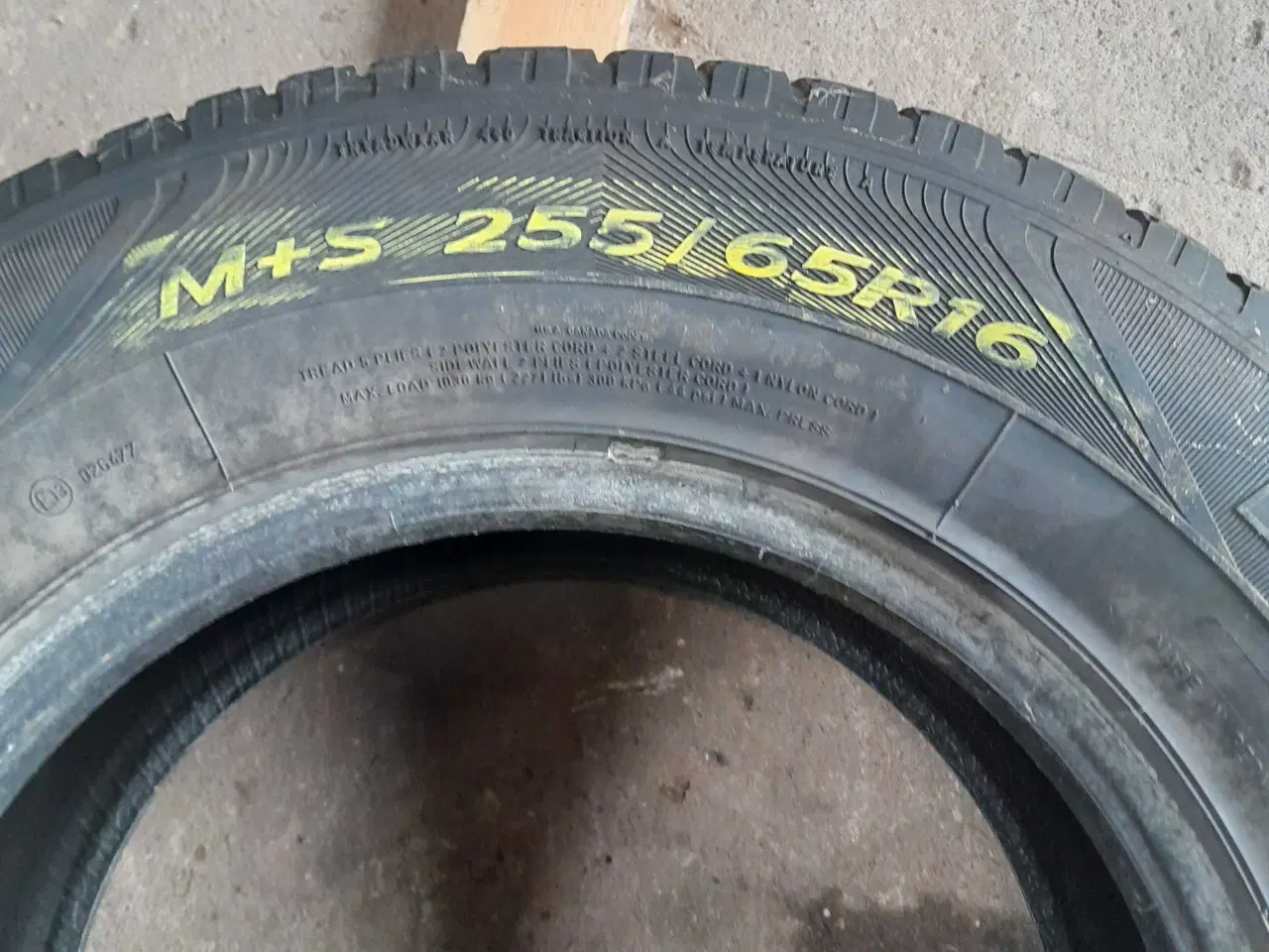 Billede 2 - Dæk forhjul / vogn 16 " 255/65×16