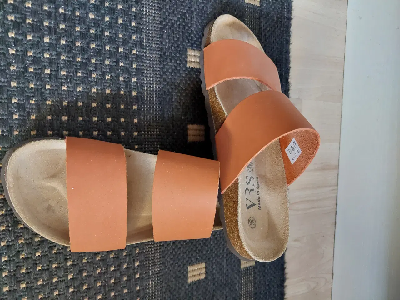 Billede 2 - Ny Pæn Sko /Slenters frisk Orange farvet str 38.