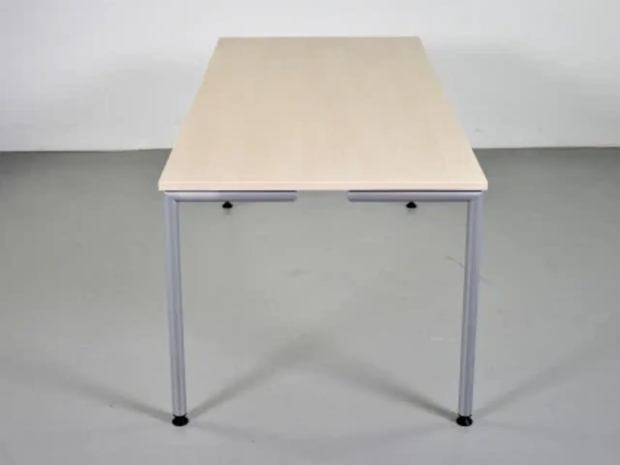 Billede 2 - Kantinebord med birkeplade og alugråt stel