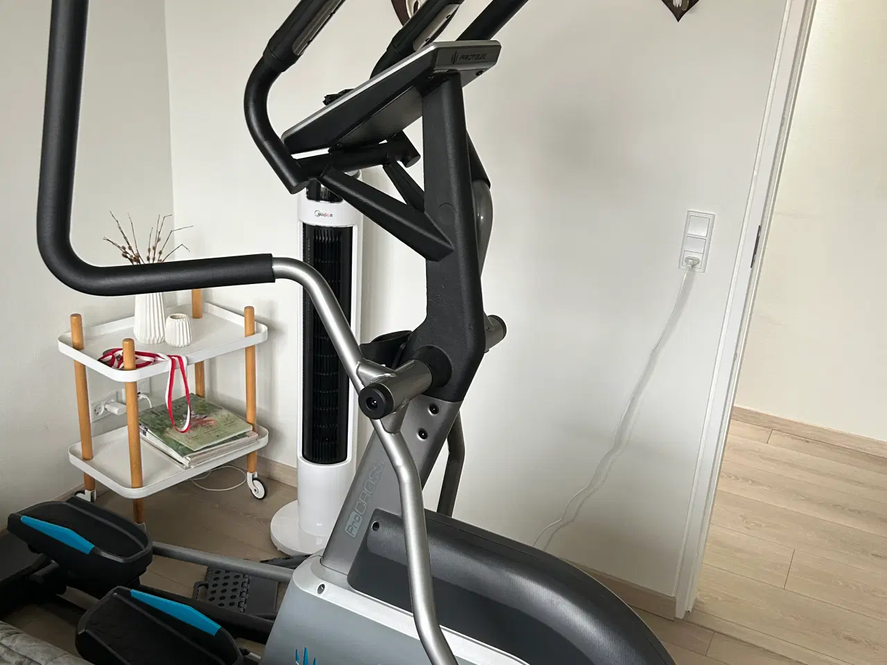 Billede 1 - Cross-trainer står fuldstændig som ny.