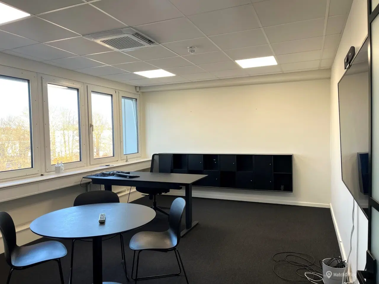 Billede 5 - Stor lager m. vareelevator og istandsat kontor med klimaanlæg